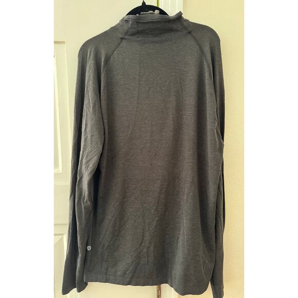 Lululemon Metal Vent Tech Half Zip, L, Gray/Black mens pull over - Picture 5 of 9